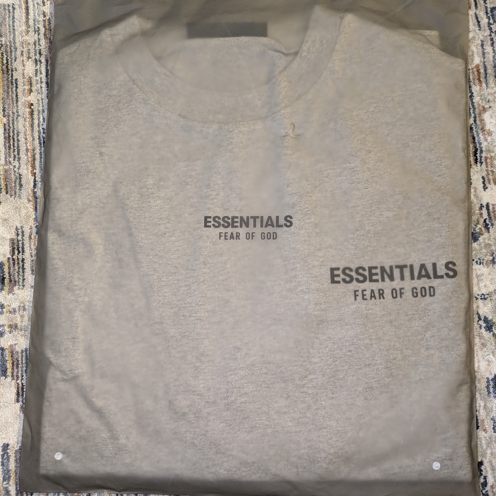 Essentials Fear Of God Light Heather Crewneck T-shirt - Picture 4 of 9